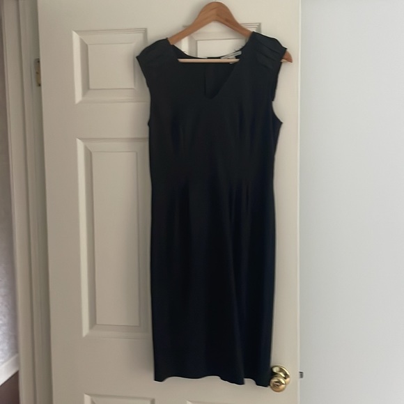 Classic banana republic black dress with satin shoulders. Size 8 sheath dress - Picture 1 of 6